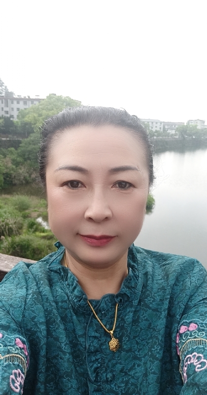 雨中情的第一张照片--福州交友网