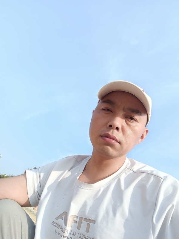 哥哥的第一张照片--福州交友网